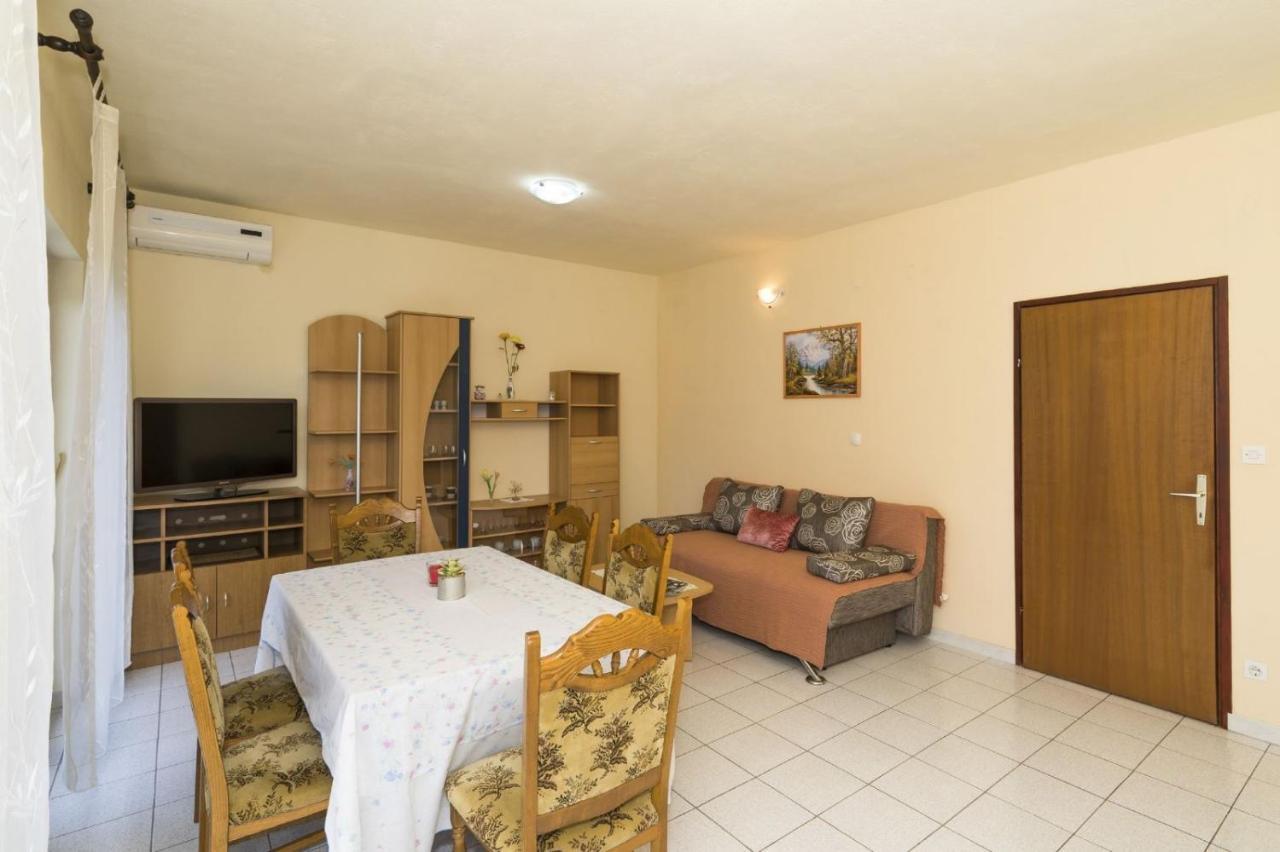 House Nyaraló *
